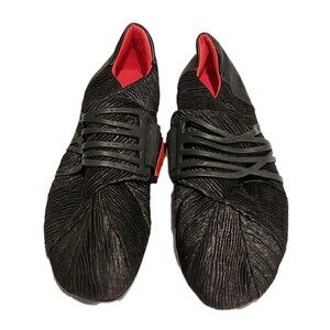 RARE Puma Zhongi Pleated Wrap Sneakers Black + Red Size 9